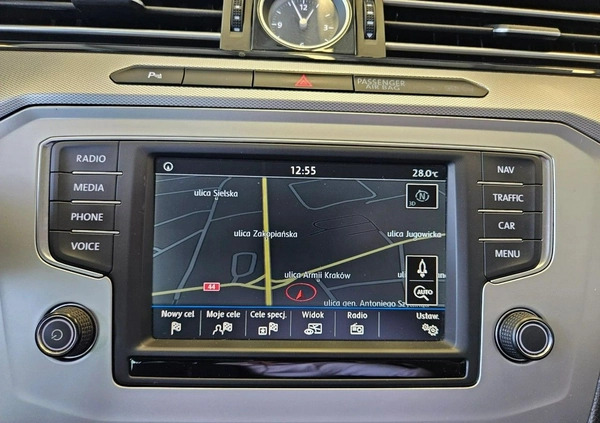 Volkswagen Passat cena 55900 przebieg: 157350, rok produkcji 2016 z Brok małe 631